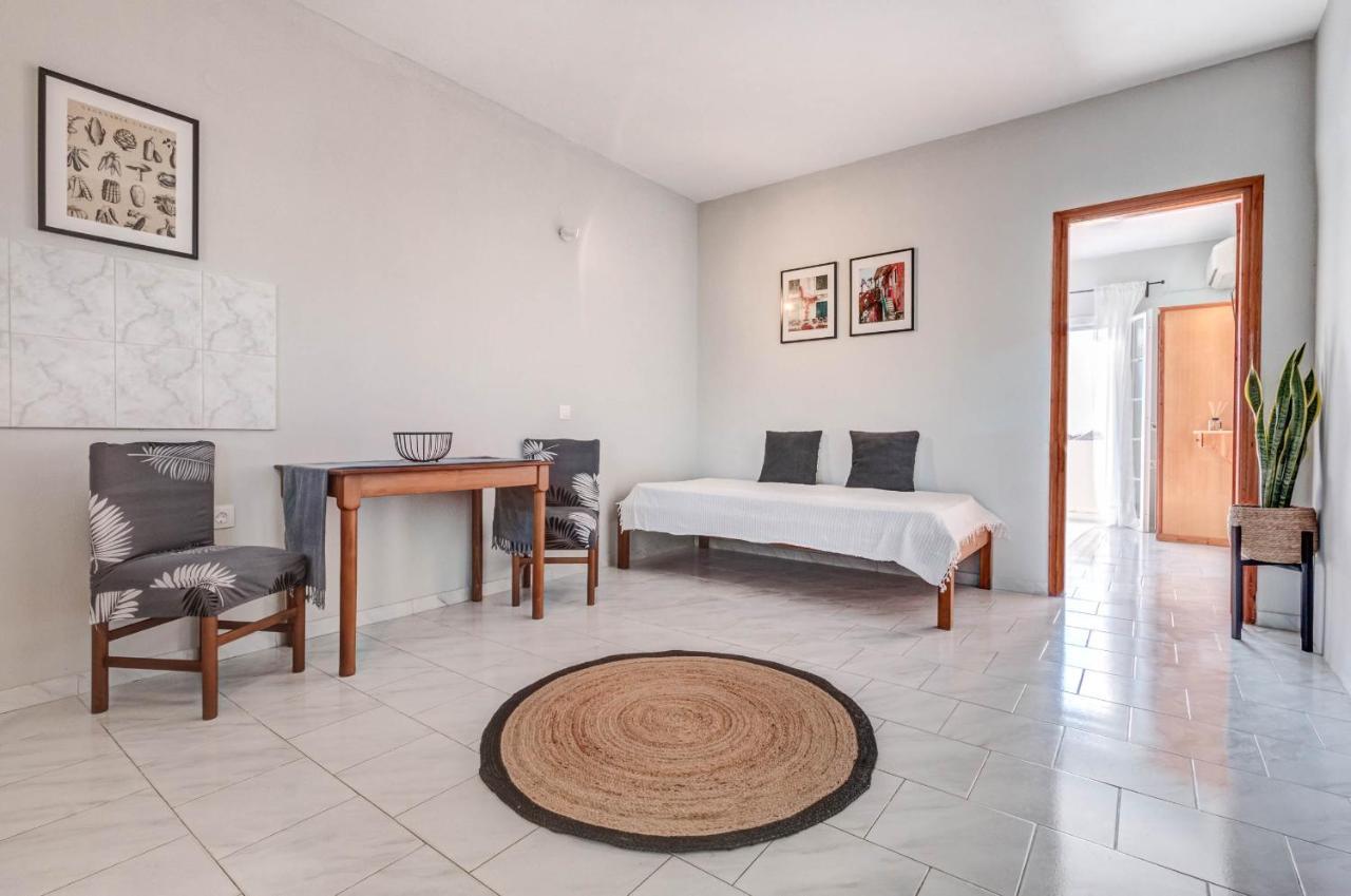 Elena-Stella Apartments أريلاز المظهر الخارجي الصورة